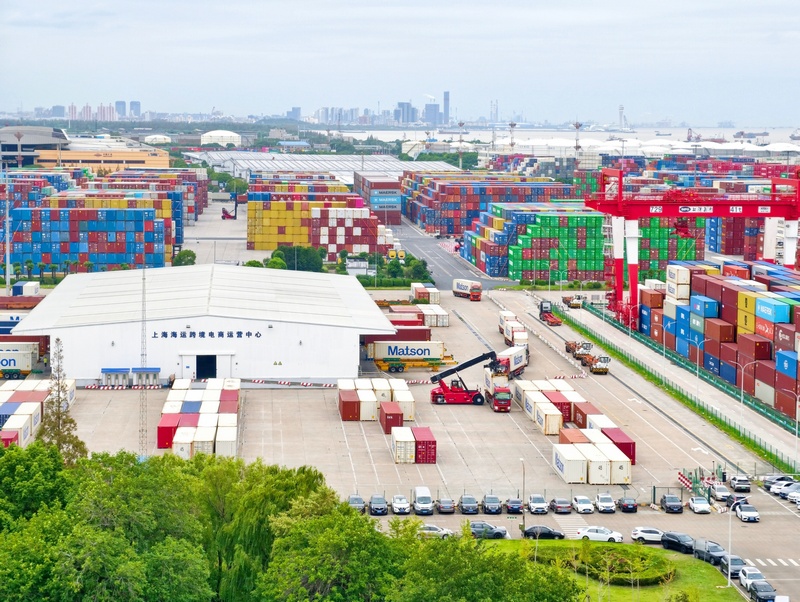 上海海运跨境电商运营中心单周作业量突破1000自然箱 全力冲刺年度收官战